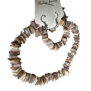 NWT Natural Shell Chip Necklace & Pierced Earrings Set
